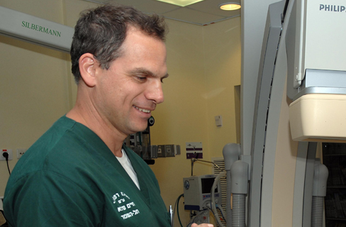 doctor_michael_jonas_israel_cardiologist-consultation