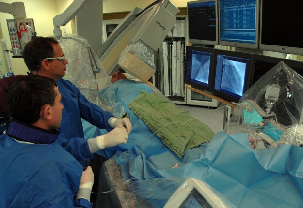 doctor_michael_jonas_israel_transradial-renal-artery-stenting